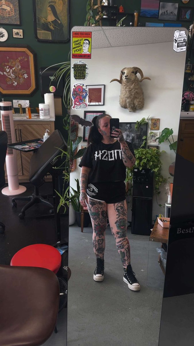 decayed_life666's tweet photo. Back to work and recovering from Louder than Life 🤙🤙

#louderthanlife #Louderthanlife2025 #mosh https://t.co/G0AMEMW9Hk