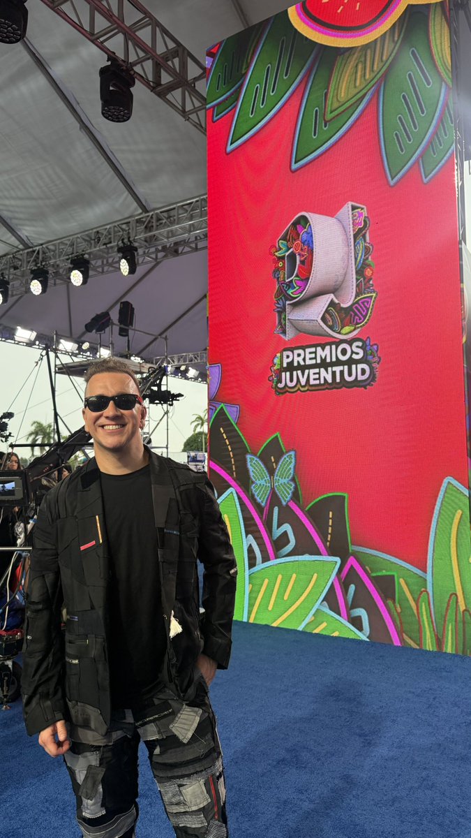 Saludos desde Panamá 🇵🇦 mañana nos vemos en los Premios Juventud! 🔥