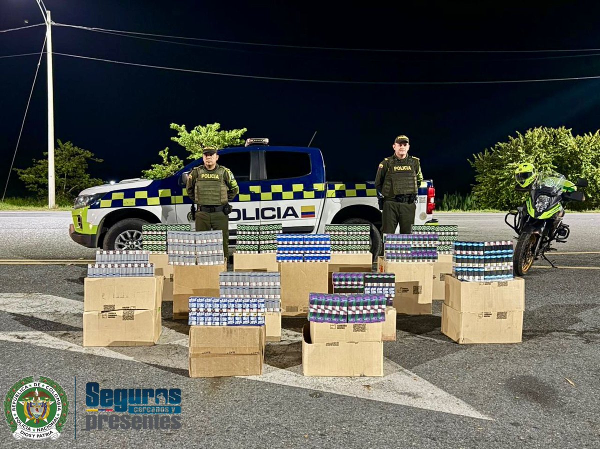 CordobaLinea's tweet photo. 🚨En Lorica, Córdoba, la @TransitoPolicia incautó 9.975 cajetillas de cigarrillos de contrabando, avaluadas en $50 millones.
El cargamento era transportado sin torna guía ni factura electrónica.
📌 Caso puesto a disposición de la Renta Departamental.
#ContraElContrabando https://t.co/kou3w9rIYk