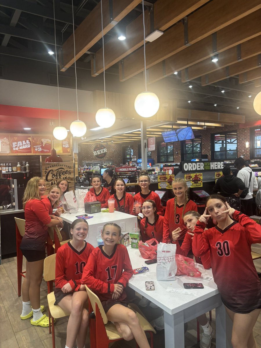 MathWithMsBretz's tweet image. 7th &amp;amp; 8th grade sweep tonight @ Beachwood 🧹 then we had a pit stop at Sheetz!! The girls had a great time