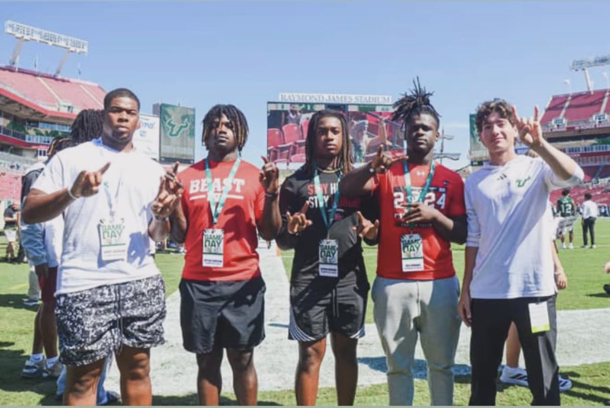 Jayden Hudson (@jaydenhudson008) on Twitter photo I had a great time at USF!!🤘🏽 #GoBulls
<a href="/CoachGolesh/">Alex Golesh</a> <a href="/ChadCreamer21/">Chad Creamer</a> <a href="/USFFootball/">USF Football</a> <a href="/jace_marquis/">Jace Marquis Murray</a> I had a great time at USF!!🤘🏽 #GoBulls
<a href="/CoachGolesh/">Alex Golesh</a> <a href="/ChadCreamer21/">Chad Creamer</a> <a href="/USFFootball/">USF Football</a> <a href="/jace_marquis/">Jace Marquis Murray</a>