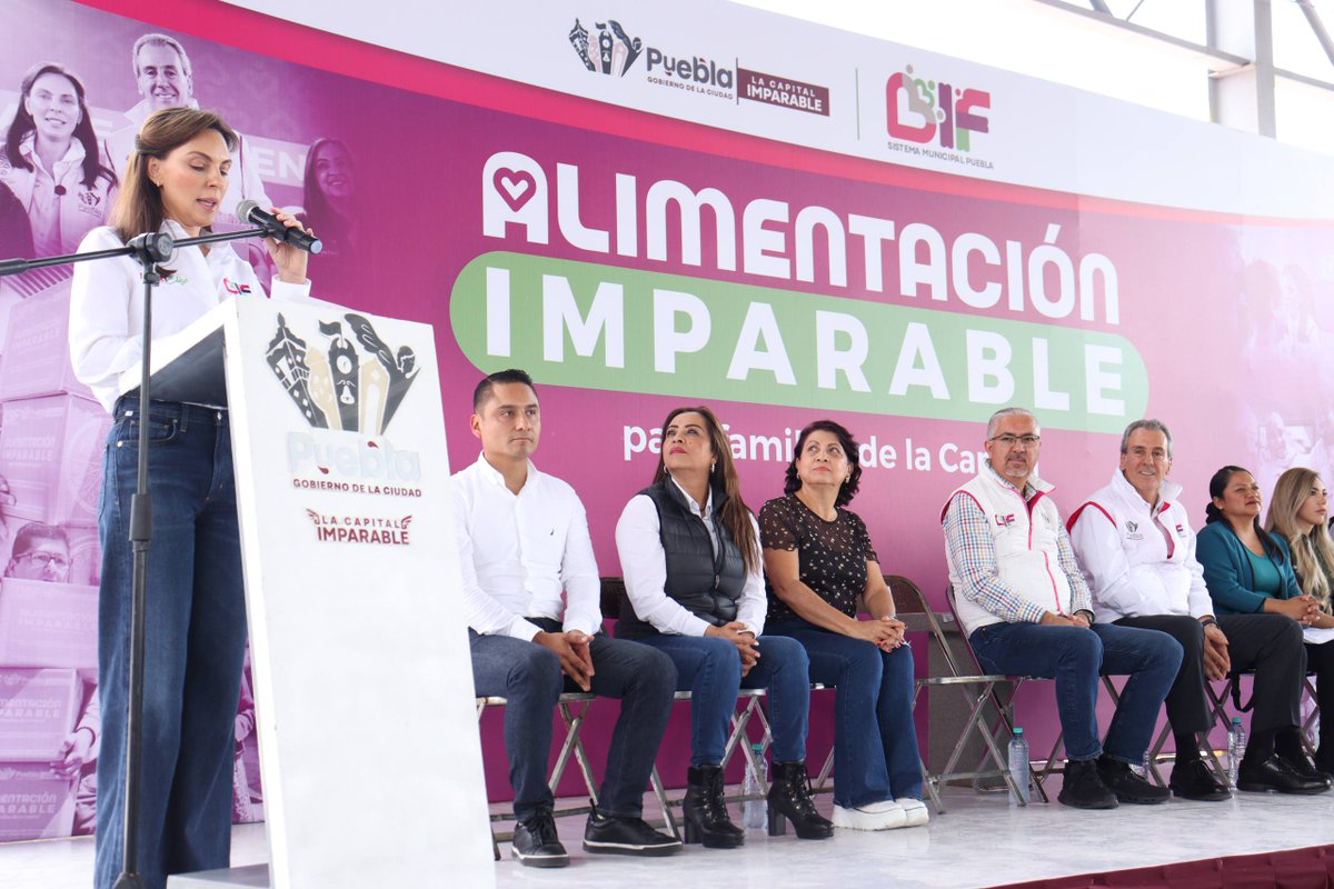 JIvanHerrera_'s tweet photo. Fue un honor acompañar a @pepechedrauimx y a su  esposa #MariElise  presidenta del @DifPueCapital,
en la entrega de 8 mil despensas en Agua Santa.
Con Pepe y #MariElise estamos demostrando que las acciones se notan en cada mesa, en cada hogar y en cada sonrisa. 🌟
Siempre es un honor estar con mis amigos y amigas de Agua Santa.
#AlimentaciónImparable