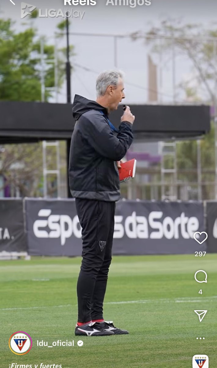mabragatchelo's tweet photo. Dorival Junior deu uma espiada no treino da LDU hoje, na volta do Tiago Nunes ao CT do Corinthians. https://t.co/6YcOywtqGL