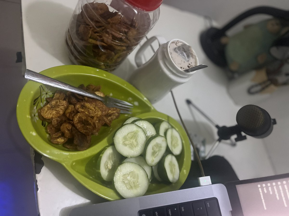 Design_Pope's tweet image. Perfect combo for midnight work