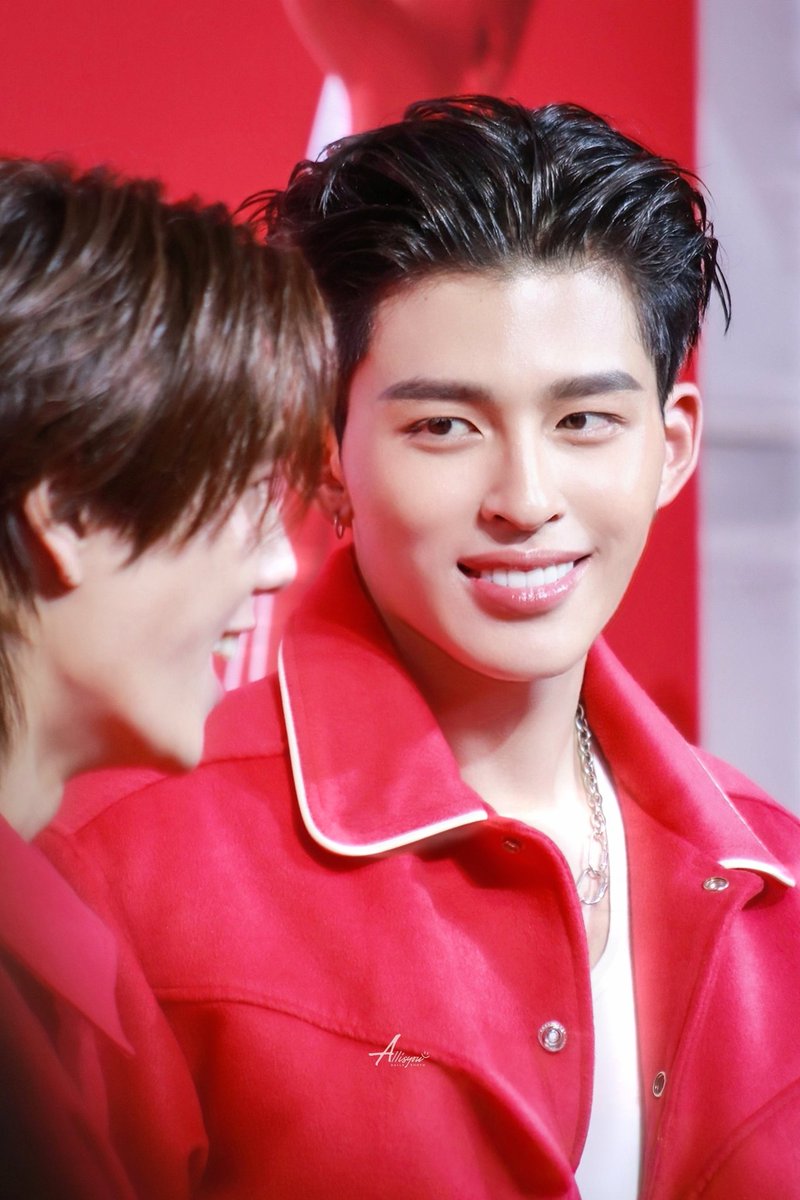 iRis1112233's tweet image. ‘นี่คืออาการของชายหนุ่ม ที่กำลังตกหลุมรักใครสักคนเข้าจริงๆ’🥰

PONDPHUWIN WITH COKE

#COKERecycleMePondXPhuwin
#PondPhuwin #ปอนด์ภูวินทร์