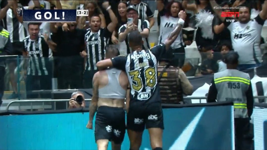 Na hora da raiva - Henrique e Juliano

CLASSIFICADOS! 🐔⚫️⚪️