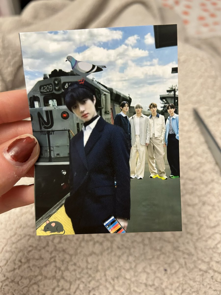 Find me at TXT prudential day 1! I have around 100 of these beauties #TOMORROW_X_TOGETHER #txtprudential