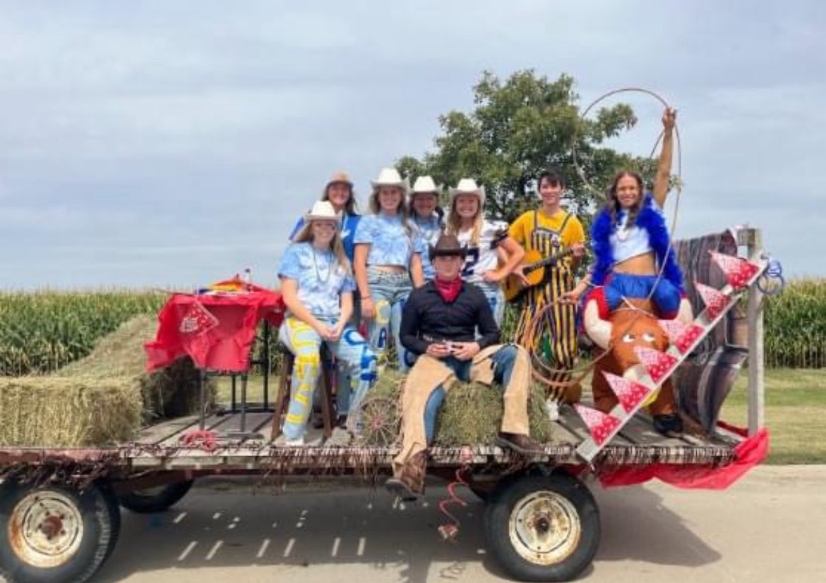 Happy Homecoming Week! 🐾🚨
The HOCO Parade starts Friday at 1:15 PM, followed by the Pep Rally where we’ll crown the Homecoming King! 👑

👑 The Queen’s Coronation will be at 6:45 PM before the Varsity Football Game! 🏈

💙💛 Show up, bring the energy, and let’s go Bobcats!