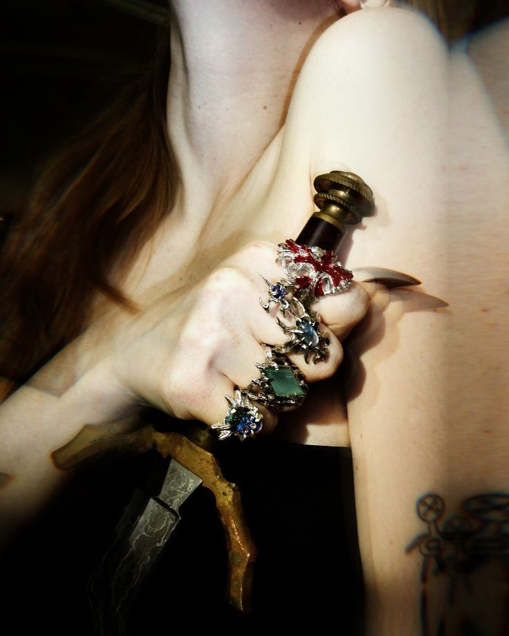 𐱃 (@swordandland) on Twitter photo 