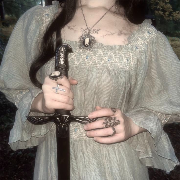 𐱃 (@swordandland) on Twitter photo 