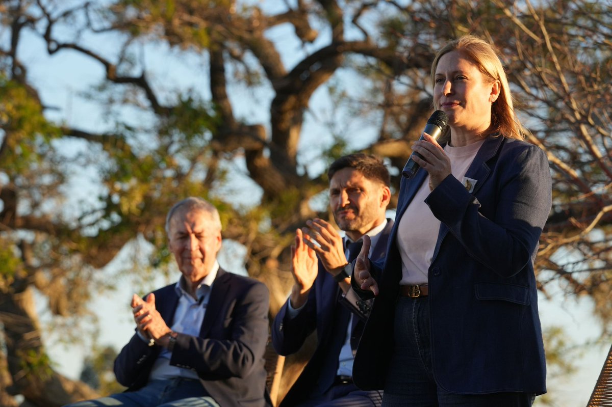 La Argentina que viene se construye desde el interior productivo y la fuerza de las provincias que producen, trabajan y se esfuerzan todos los días.

Hoy, junto a <a href="/JSchiaretti/">Juan Schiaretti</a>, acompañamos a <a href="/GiScaglia/">Gisela Scaglia</a> en el lanzamiento de su candidatura a diputada nacional por Santa Fe, con la