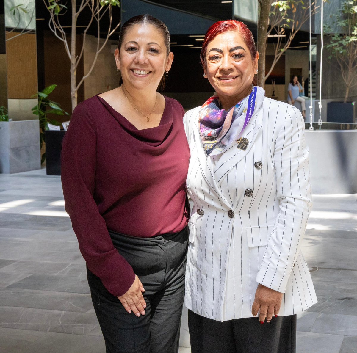 artemisa_laura's tweet photo. 🤝 Fortalecer a la educación es trabajar por #Puebla.
Compartí una mesa de diálogo con integrantes del Sindicato Estatal de Trabajadores del Estado de Puebla Independiente y Democrático (#SETEPID). Conocer de primera mano las inquietudes y propuestas de mis queridos maestros y queridas maestras, reafirma mi compromiso de seguir construyendo soluciones en unidad.
#ServirYAmarAPuebla 🫶🏽
#PorAmorAPuebla ♥️
#PensarEnGrande 👏🏽