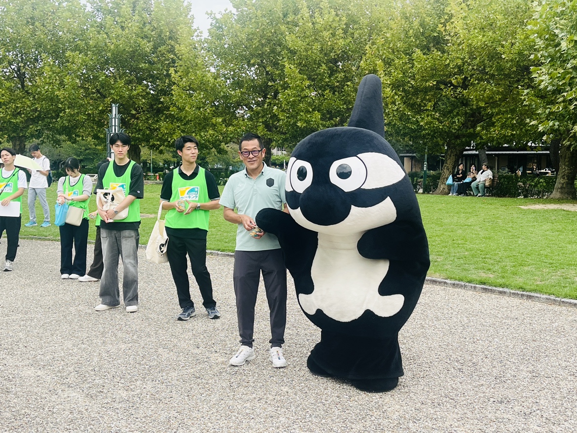 nge_official's tweet image. 9/23(火・祝)に鶴舞公園にて #明治安田 様による『明治安田Jリーグウォーキング in 愛知』が開催✨

当日は1,300名を超える方が元気に、そして健康のために笑顔でウォーキングに参加いただきました🚶‍♂️

グランパスOBの #岡山哲也 さんとグランパスくんが参加⚽️…