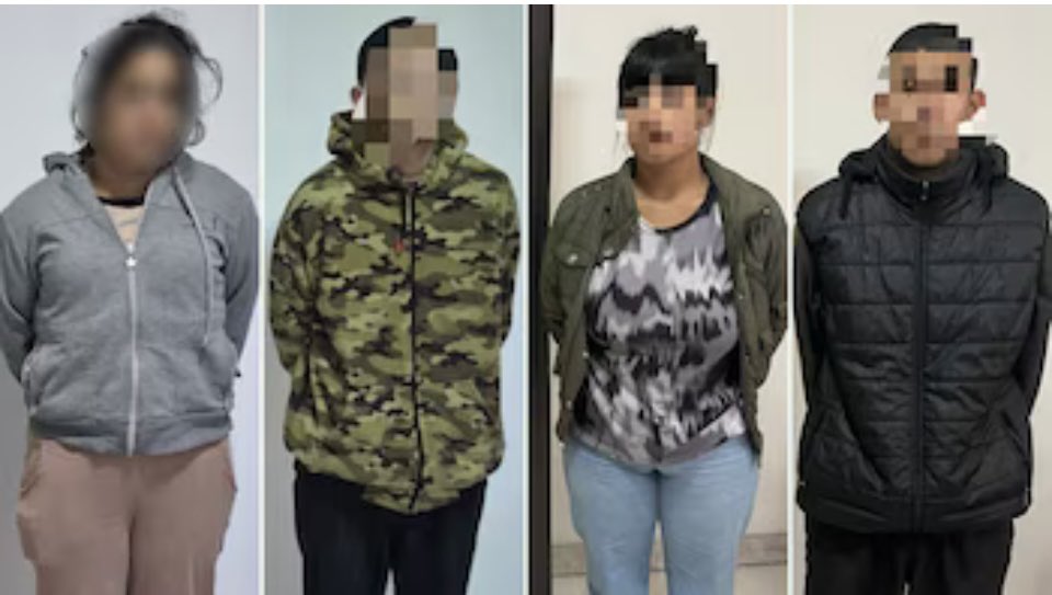 El otro dia mataron una chica en Tandil, fue un paraguayo.

Hoy mataron a 3 chicas en el partido de La Matanza y los culpables del triple femicidio  son peruanos.

Hay que rajar a todos los limítrofes y dejarse de joder con la politica fronteriza de que entre cualquiera.