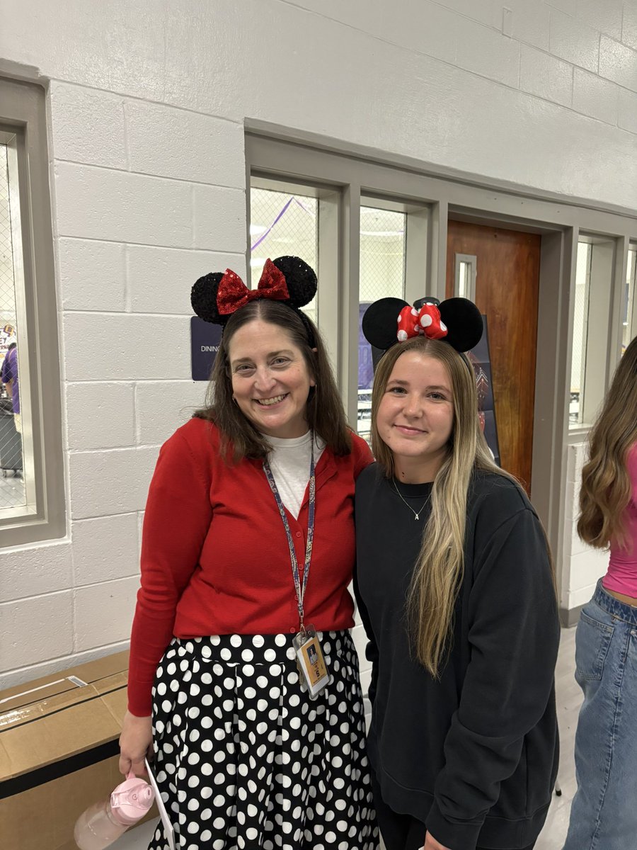 Carrie Ott tweet media