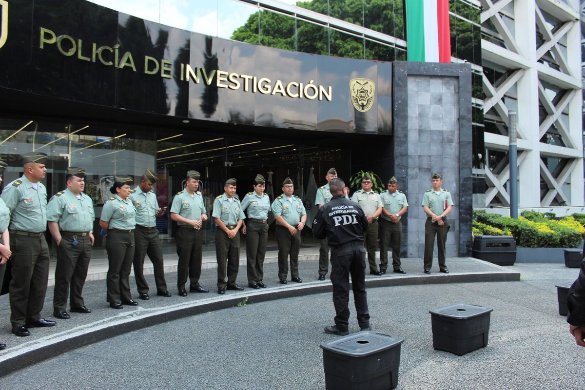 PDI_FGJCDMX's tweet photo. Tuvimos el honor de recibir a los Oficiales Mayor de la Policía Nacional de Colombia, en nuestras Instalaciones de la Policía de Investigación, su presencia es muy enriquecedora ya que nos permitió tocar importantes temas y proyectos, https://t.co/1WP6QjUmVs