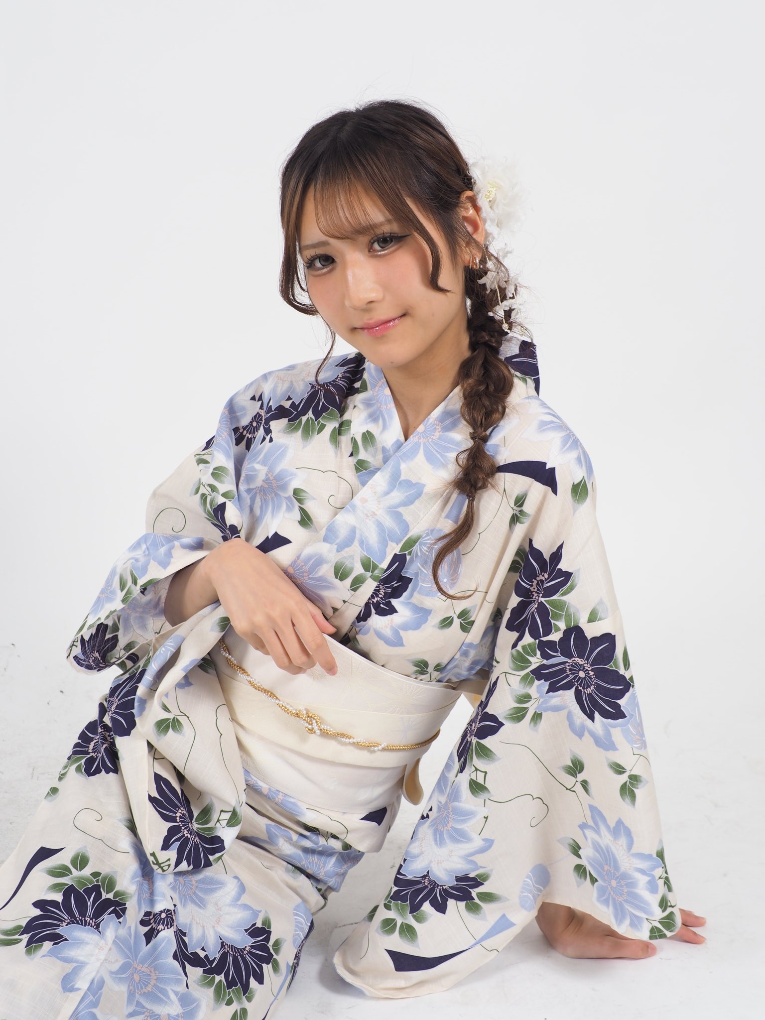 北口キャロライン美利衣　お宝私物2品とサンタ衣装とサイン入り紙袋 GL7x8-3agAAsCGf.jpg
