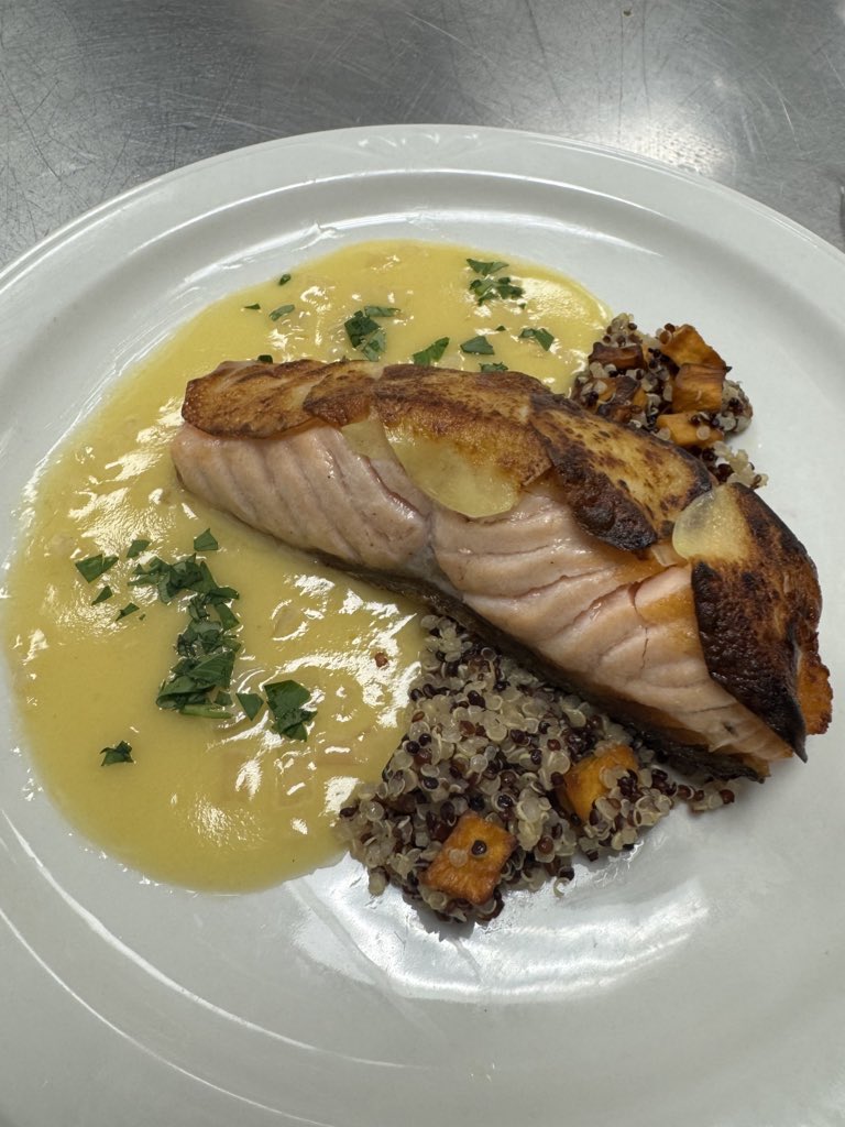 Two dishes from the week. Still working on plating and the photos 💀