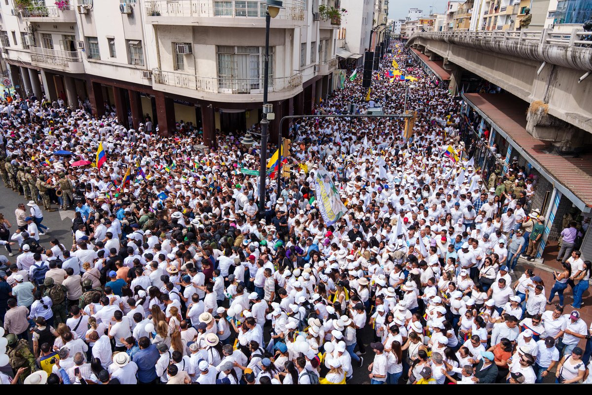 Ganó el Pueblo Ecuatoriano, habrá Nueva Constitución🇪🇨🦾

La Corte Constitucional dio luz verde para la Asamblea Constituyente, por fin nos vamos a deshacer de la Constitución Chavista👏