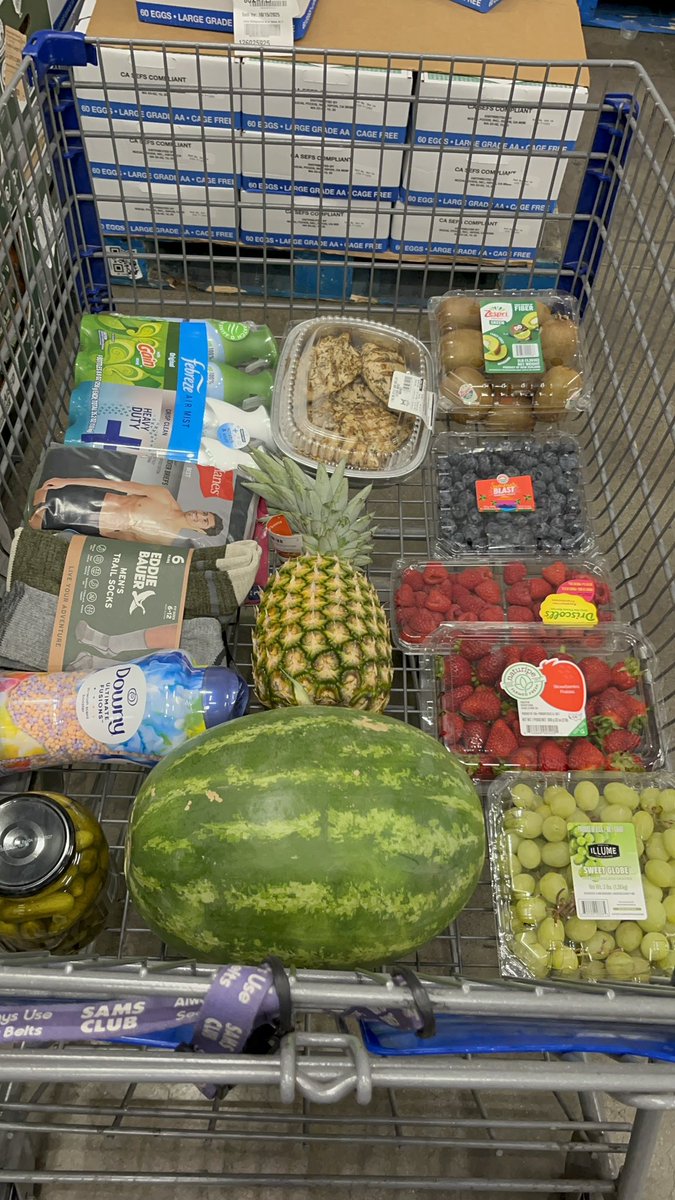 Itsphebeats's tweet image. 🚨Shopping up date🚨(3/3)
Ended up getting 2 pairs of the #panda #nike #sbdunks (I was only planning on getting the purple ones). Sam’s Club got me again! 🤬😤 #retailtherapy
@Nike @SamsClub #sneakerhead #foodie #health #healthy