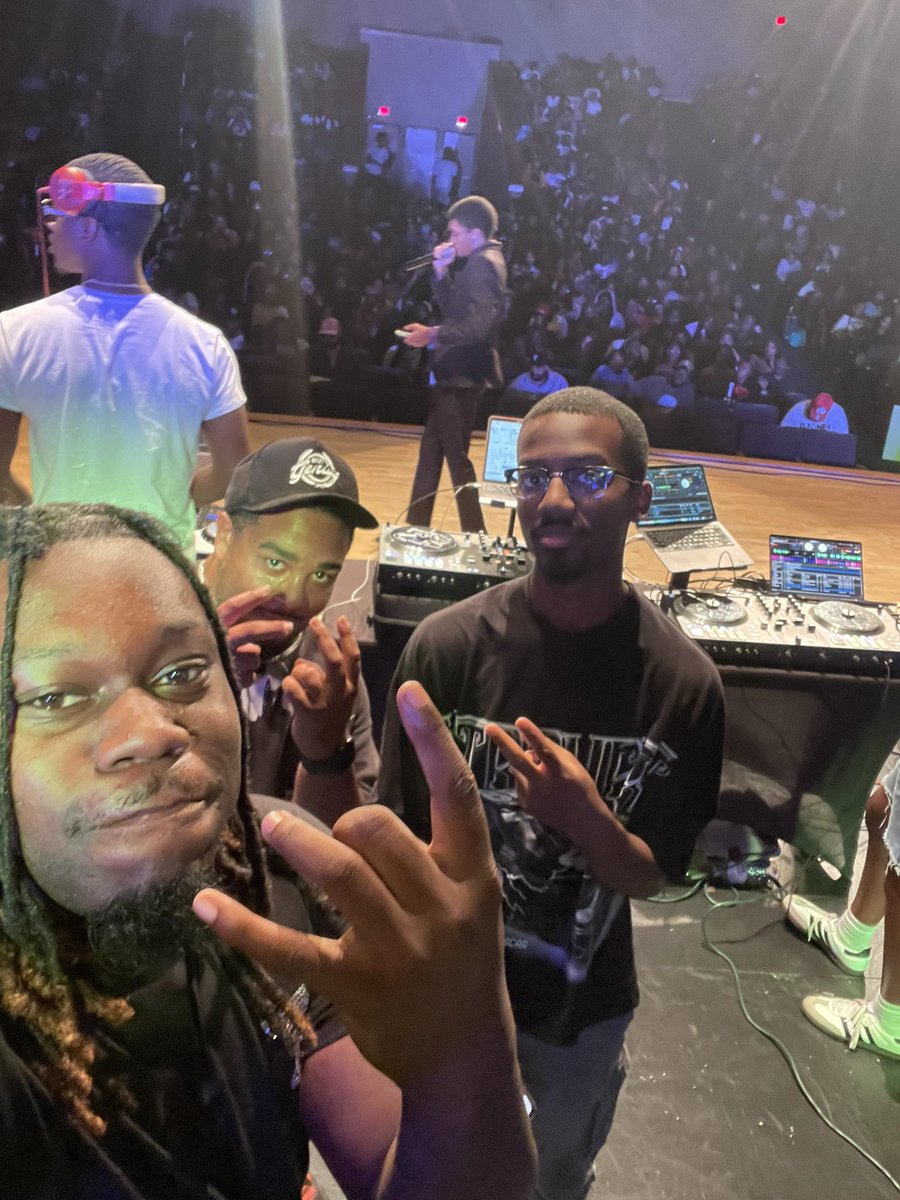 #Pvdjbattle wassup PV 🤣🤣