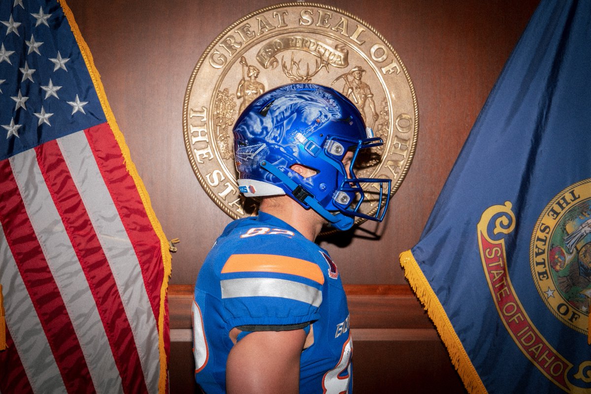 BroncoSportsFB's tweet photo. Representing π€πͺπ§ π¨π©ππ©πΒ
#BleedBlue | #BuiltDifferent https://t.co/81AntuTxSV