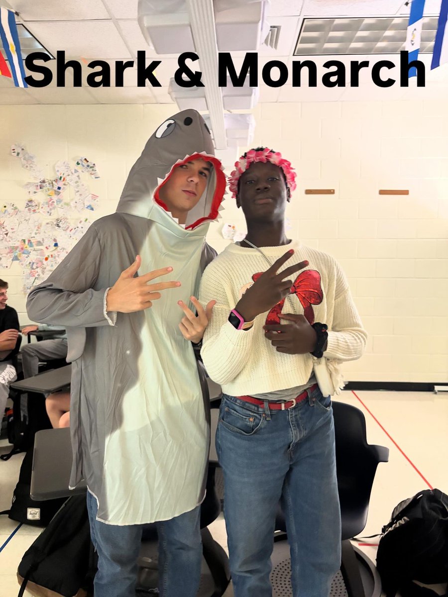 CHSWLanguage's tweet image. Students are showing their spirit during HOCO week! @The_CHSKnights