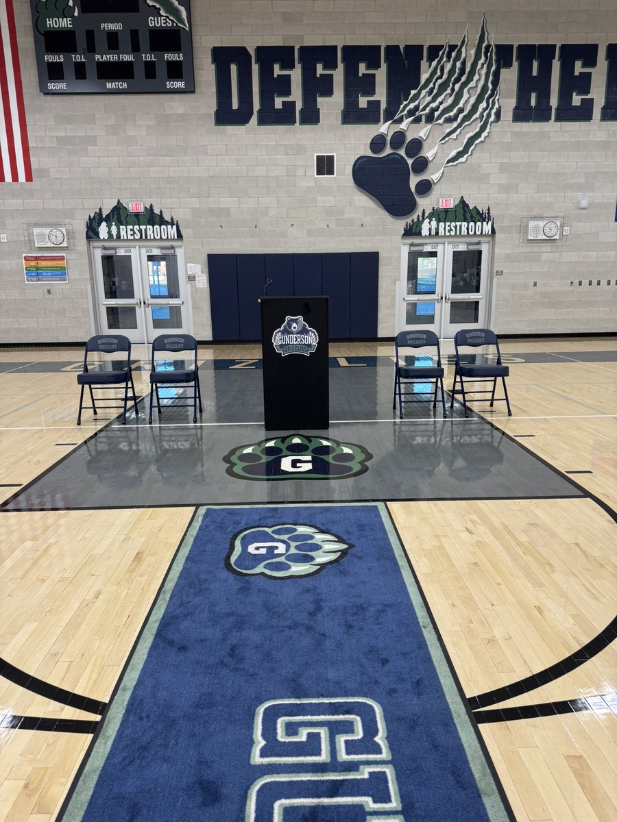 lindemuthccsd's tweet image. Over the past three days, we have celebrated our students earning Level 4-Advanced rating on the ELA or Math SBAC assessment. 
We had over 700 students and over 1,000 4’s between our incoming 6th and outgoing 8th graders! Nice work #GMS Grizzlies. 👏👊❤️