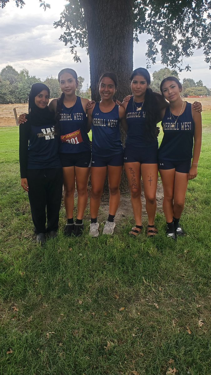 Wolfpack_Track's tweet image. JV Girls finish 2nd at TCAL League Meet #2, led by Sophmore Gizzell Gonzalez in 15:19 for 8th place overall on the 2 mile Oak Grove Park Course in Stockton. 
#PackTality 
#BangOut
@ArionArmeniakos 
@westafjrotc 
@recordpreps