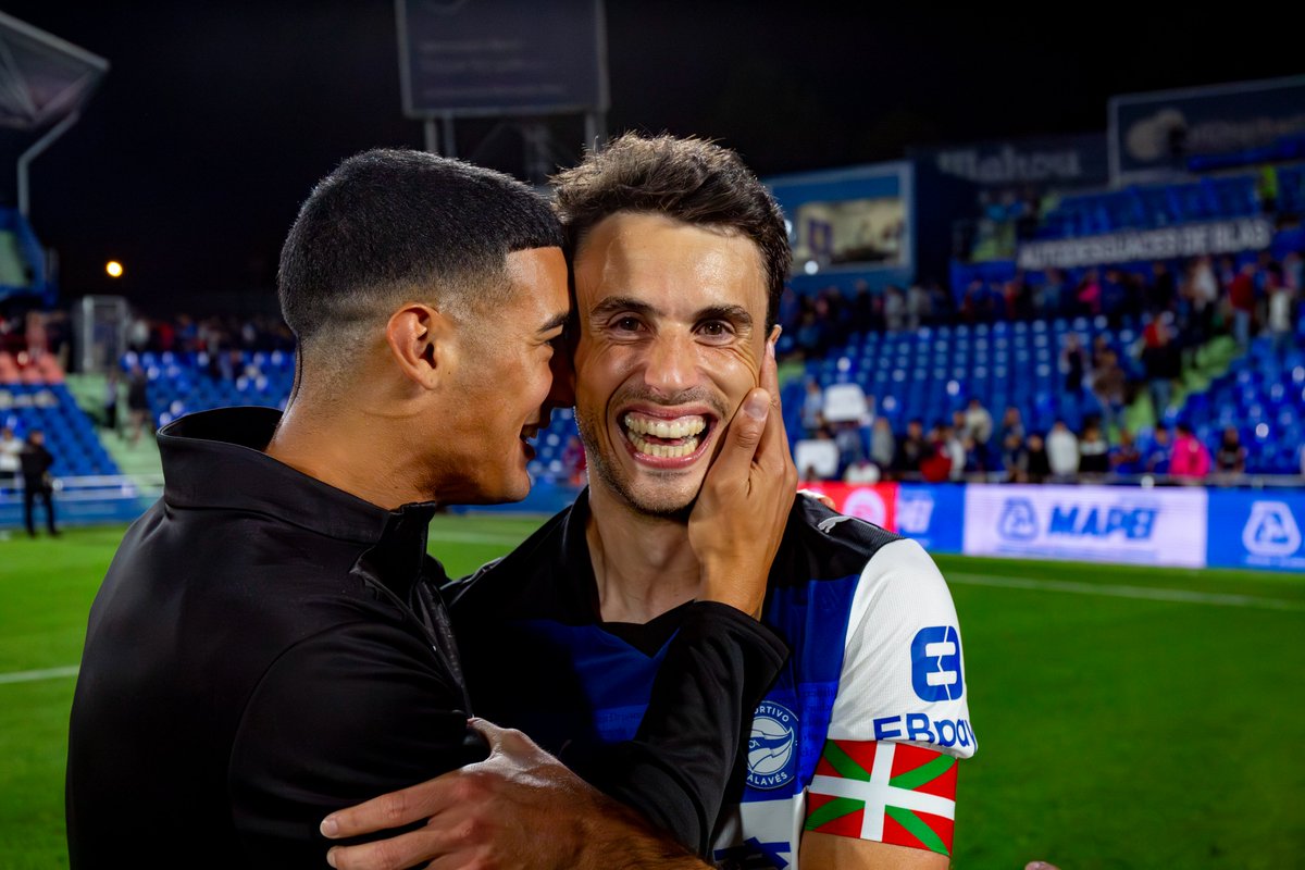 🖌️🖼️ '𝓐𝓵𝓪𝓿𝓮𝓼𝓲𝓼𝓶𝓸'

𝖢𝖺𝗋𝗅𝗈𝗌 𝖯𝗋𝗈𝗍𝖾𝗌𝗈𝗇𝗂 𝗒 𝖠𝗇𝖽𝖾𝗋 𝖦𝗎𝖾𝗏𝖺𝗋𝖺. 
𝖢𝗈𝗅𝗂𝗌𝖾𝗎𝗆 𝖠𝗅𝖿𝗈𝗇𝗌𝗈 𝖯𝖾́𝗋𝖾𝗓. 
𝖦𝖾𝗍𝖺𝖿𝖾, 𝟤𝟢𝟤𝟧.

#GoazenGlorioso ⚪️🔵