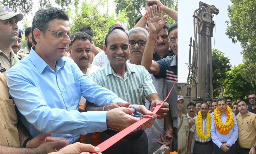 kashmirwatch06's tweet image. Dr Arvind Karwani, Relief &amp;amp; Rehabilitation Commissioner (M), J&amp;amp;K, reviewed ongoing development &amp;amp; welfare works at Jagti Migrant Township. Encouraging to see steady progress, J&amp;amp;K is moving forward with inclusive growth! 🛠️🏡 

#JKDevelopment #JagtiTownship #ProgressInJK