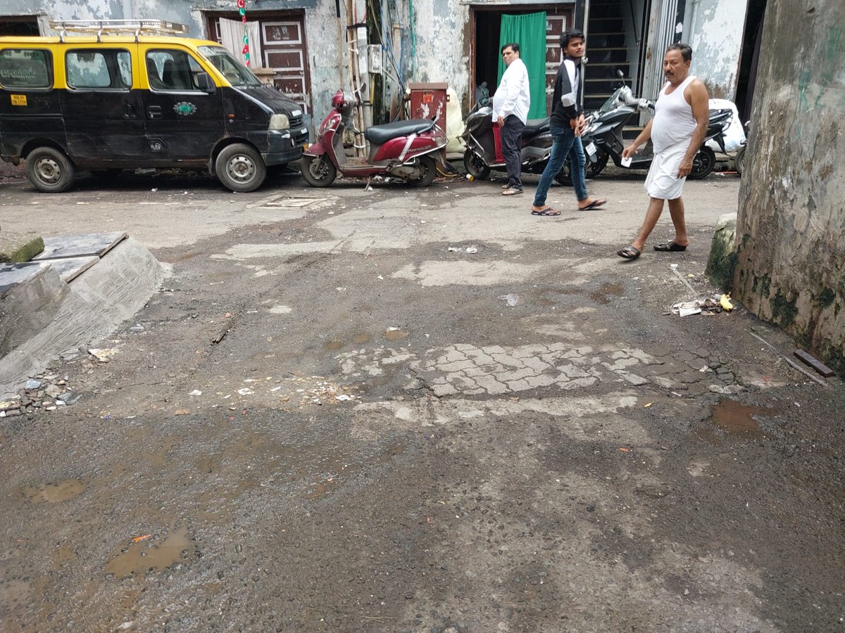 ataulkhan09's tweet image. Attn : @mybmcWardGN

Potholes at multiple locations in Dharavi, are causing trouble for pedestrians and drivers. Please repair them urgently. 

1. Kamla nagar
2. Jalil compund entrance 
3. Dharavi main road
4. Chamda bazar

#MumbaiRoads #BMCPotholes
#Ataul4u #AtaulSocialWorker