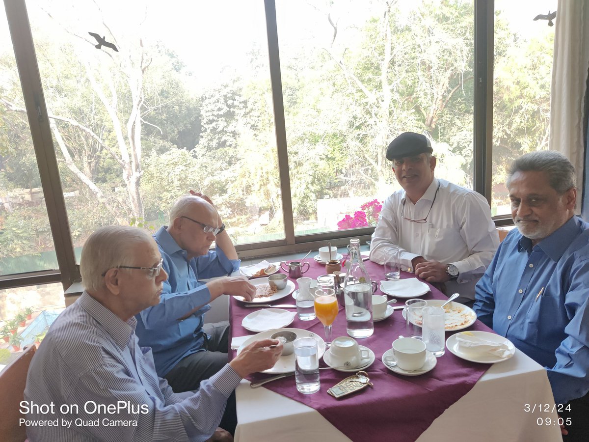 nkbharindwal's tweet image. The Country and literary world mourns the passing of Shri. S. L. Bhyrappa, a towering literary figure whose works ignited revolutionary thought. Had the honour of meeting him over breakfast in Delhi (Mar 2024). His legacy will inspire forever.

#RIPSLBhyrappa #Legend…