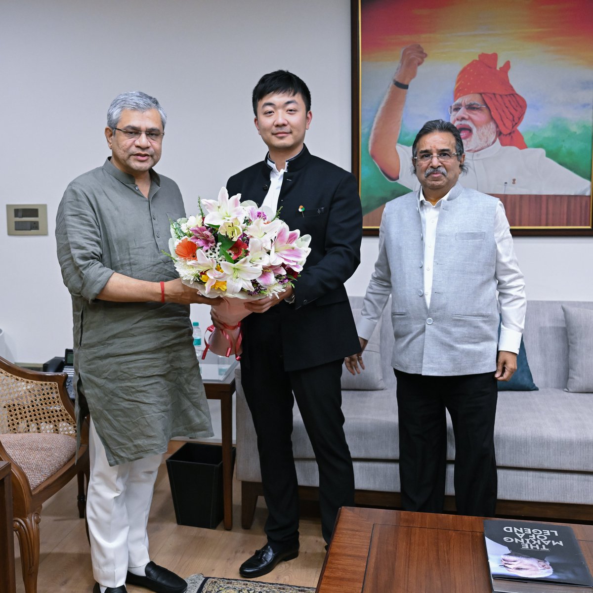 getpeid's tweet image. Had the honor of meeting Minister Shri @AshwiniVaishnaw - the driving force behind Make in India and the country’s thriving tech ecosystem. There is no doubt; India will play a key role in shaping the future of the global smartphone industry.
We discussed our journey with…