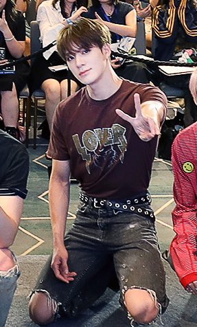 ชอบหุ่นพี่เจโน่มากคือสามเหลี่ยมทองคำㅠㅠㅠㅠㅠ