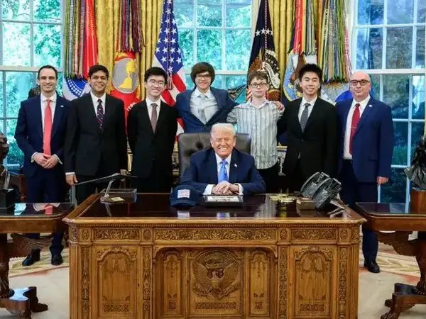US Physics Olympiad Winning team has 2 Chinese, 1 Indian and 1 Russian.