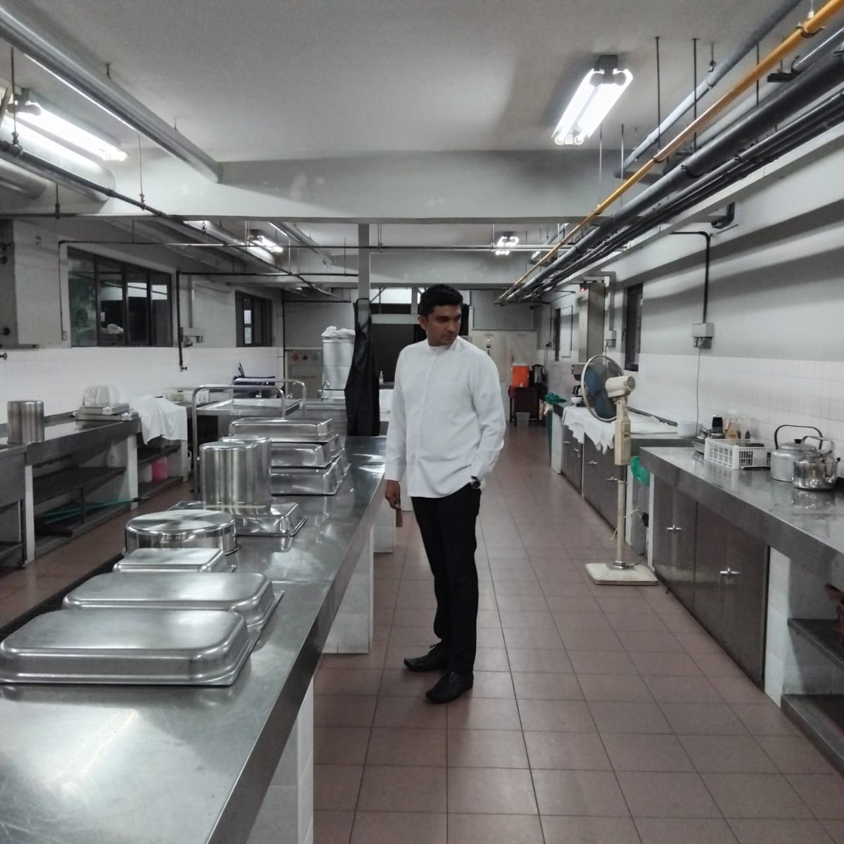 PrasadPolitixLK's tweet image. Inspected the Parliamentary kitchen yesterday (24). Found no evidence of rodents or unhygienic conditions as alleged. Staff are committed & hardworking. Urge authorities to address urgent facility shortages without delay.
– MP Prasad Siriwardana 🇱🇰 #ProgressForAll