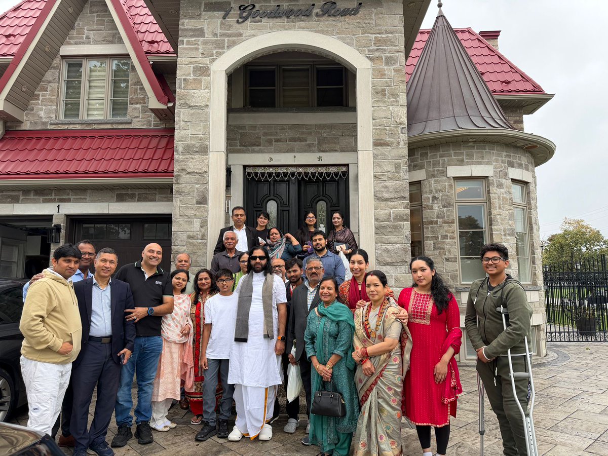टोरंटो में दस दिवसीय आध्यात्मिक यात्रा पूर्ण कर विनिपेग की ओर प्रस्थान किया। टोरंटो में श्रीमद्भागवत कथा और भक्तमाल कथा के माध्यम से धर्म, भक्ति और अध्यात्म के अमूल्य संदेश दिए।

#Canada #Toronto #Sanatan