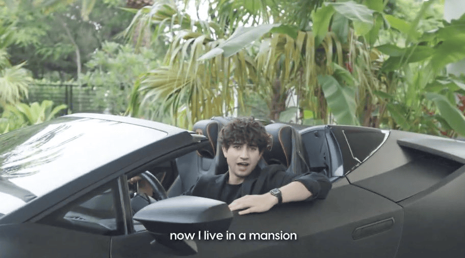 Cal AI makes $1.4 million in profit per month... and it was created by an 18-year-old!

The crazy part? It's his 4th app. He already sold a company for $100,000 at age 16.

Let me break down his journey 👇

2013. Zach Yadegari is 7 years old.

He discovers programming by watching