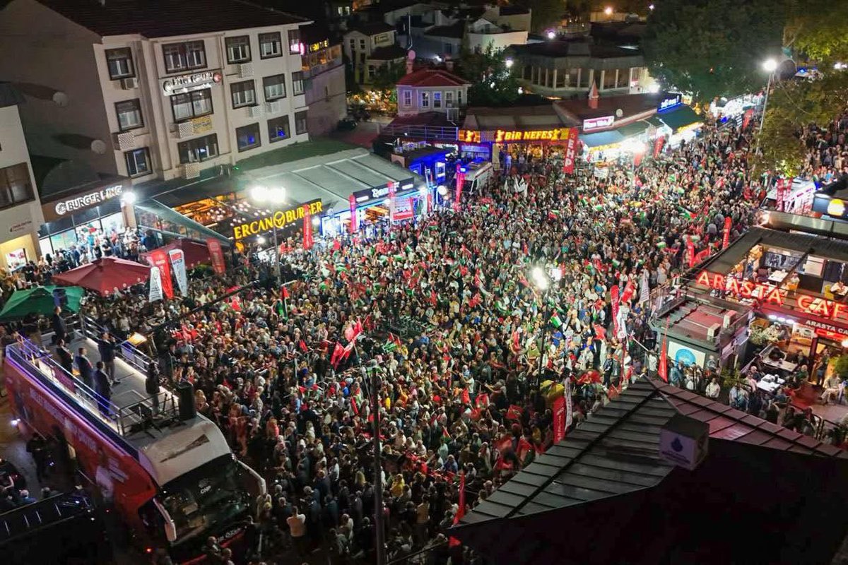 Genel Başkanımız Sayın Özgür Özel önderliğinde düzenlenen Filistin’e destek mitingine örgütümüz ile birlikte katılım sağladık.

Mazlum halkların yanında, zulmün karşısında olmaya devam edeceğiz.

Filistin halkının özgürlük mücadelesi, insanlığın vicdan mücadelesidir.