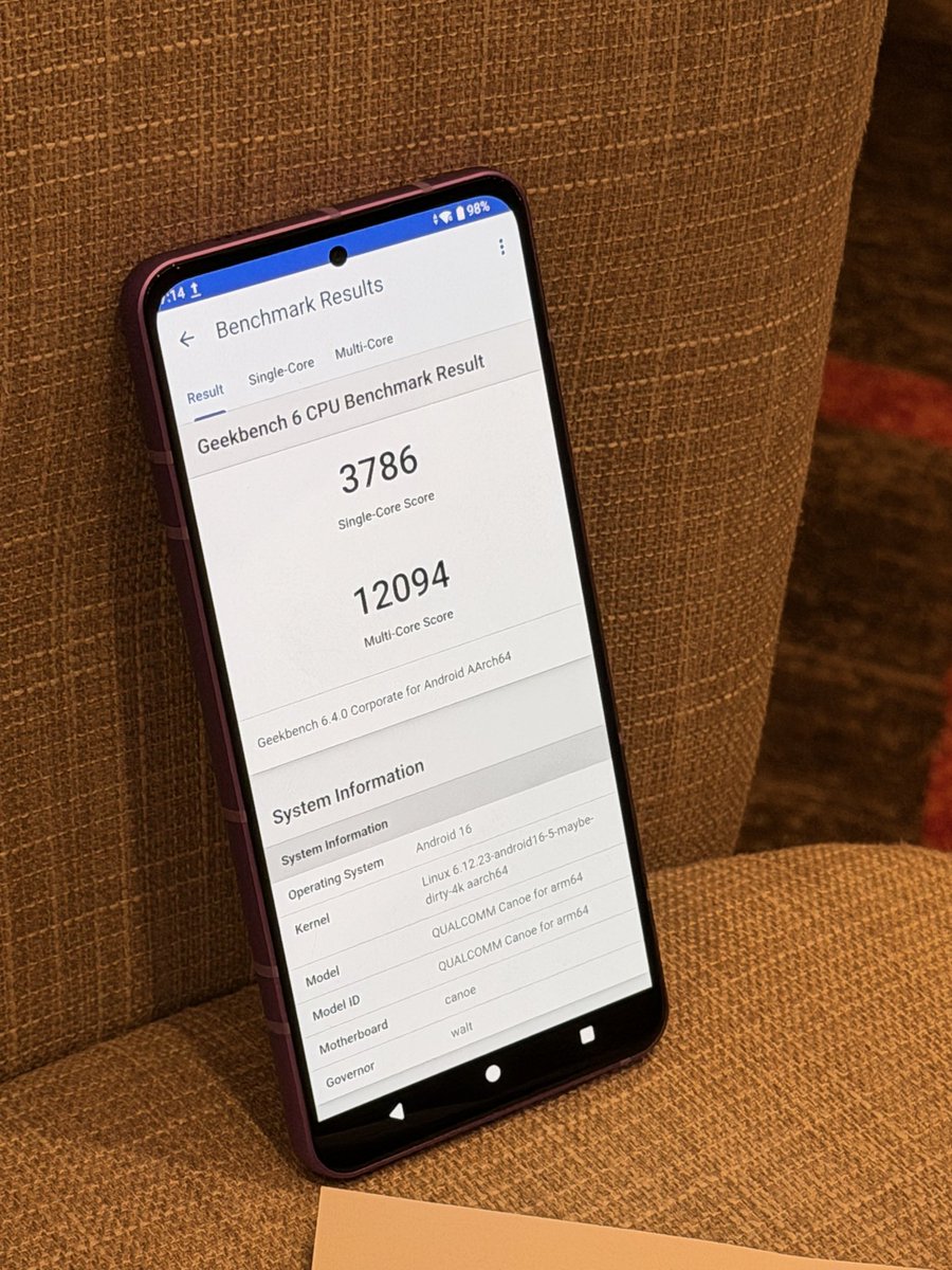 randomtech0's tweet image. Snapdragon 8 Elite Gen 5 is smoking Apple&apos;s A19 Pro Chip.