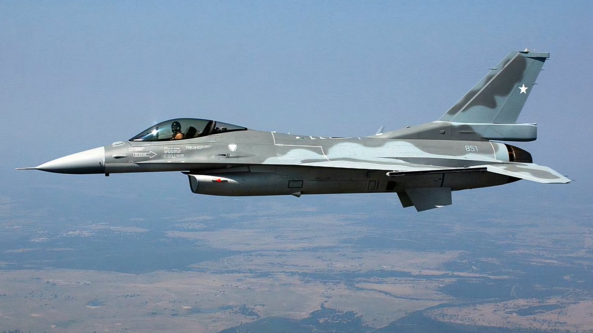 Gorgeous! A Chilean F-16 in its low-vis cloud scheme - very reminiscent of the F-15EX, or perhaps it is the other way around 🤔