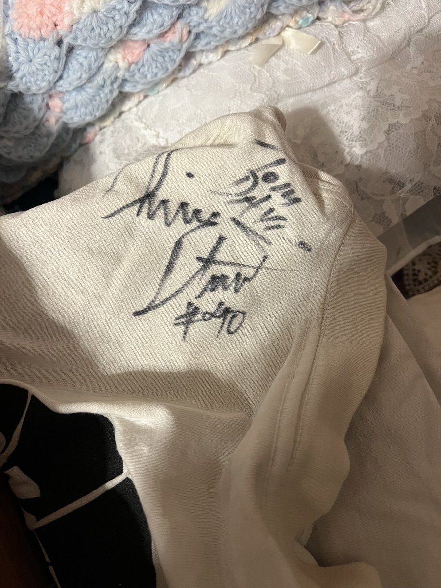 #Hawkeye Nation… My brother found this gem while cleaning out my Dad’s bedroom.  Yup, Chris Street + Tom Davis signed basketball tee.  It’s #Glorious We had no idea he had it.  It will be framed and handled with extreme love.