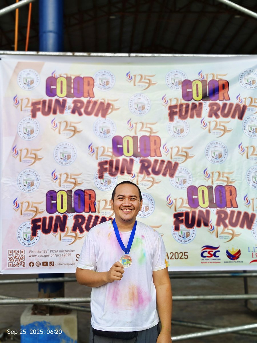 donMarkito's tweet photo. Buti nlang kinaya't natapos ang 4K Color Fun Run 😂🏃💨 #125civilserviceanniversary https://t.co/5oeLPSOPRk