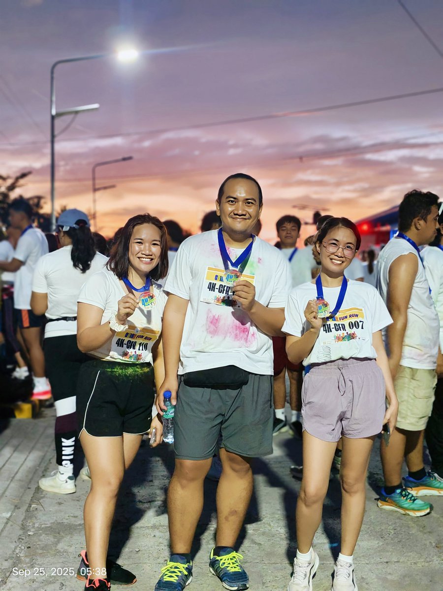 donMarkito's tweet photo. Buti nlang kinaya't natapos ang 4K Color Fun Run 😂🏃💨 #125civilserviceanniversary https://t.co/5oeLPSOPRk