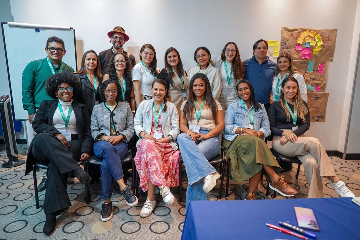 MincienciasCo's tweet photo. 🤝 Estos espacios vinculan a la academia, el gobierno y las comunidades en torno a un mismo propósito: dignificar la vida en los territorios y aportar al bienestar colectivo.

#ConDignidadCumplimos https://t.co/MhtSwJydKR