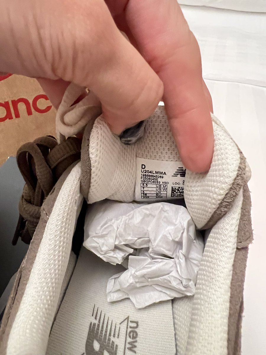 ส่งต่อ New Balance 240L สี Mocha รองเท้า
โมเดลเดียวกับ New Balance x Miu Miu
New Balance 240L Mocha
รองเท้า โมเดลเดียวกันกับ New Balance x Miu Miu Collection ที่วอนยองใส่
Size 38 /  US W 7
ราคา 5,790 บาท รวมส่ง
สินค้าแท้จาก shop เซี่ยงไฮ้
#newbalance #newbalace240L
#miumiu #nb