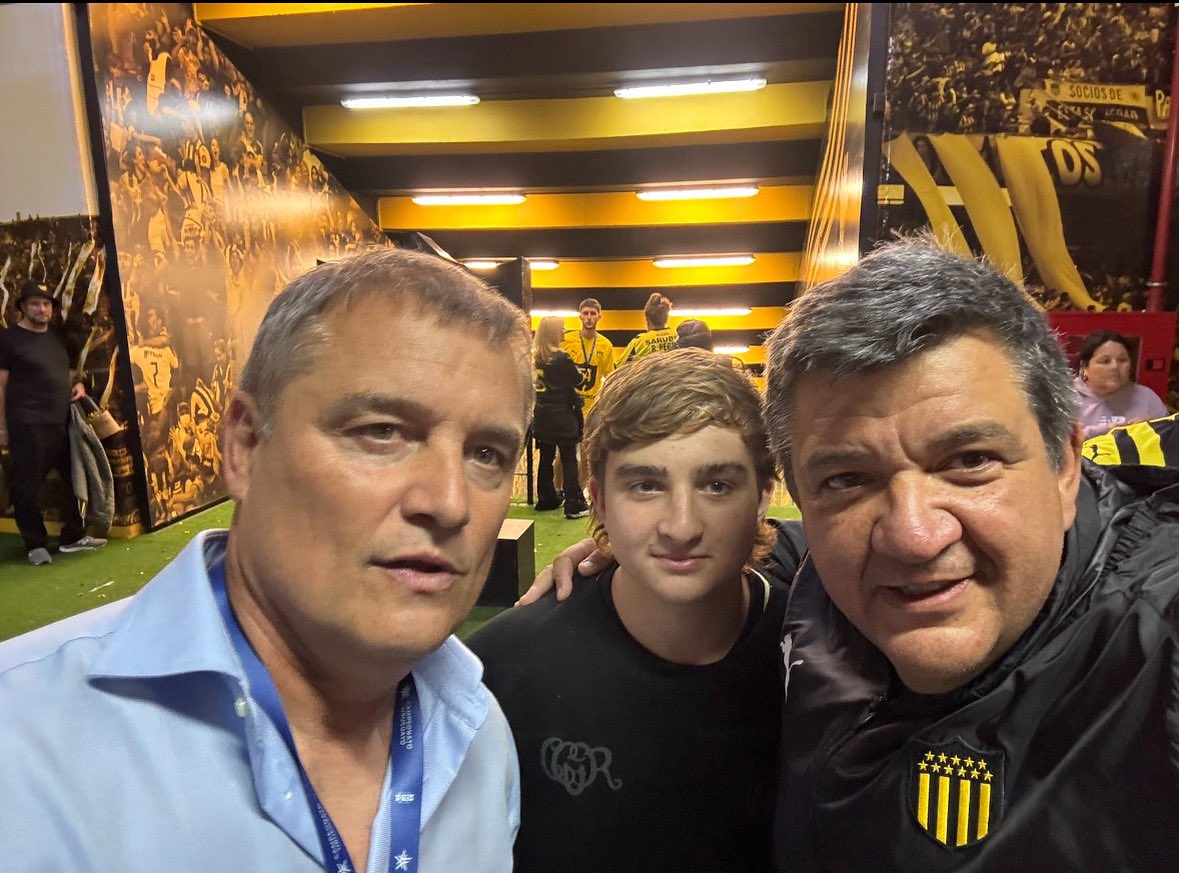 Vamos carbonero querido. Peñarol Peñarol !!!