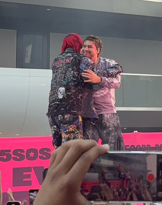 cthoodarchive's tweet image. malummmm &amp;lt;333