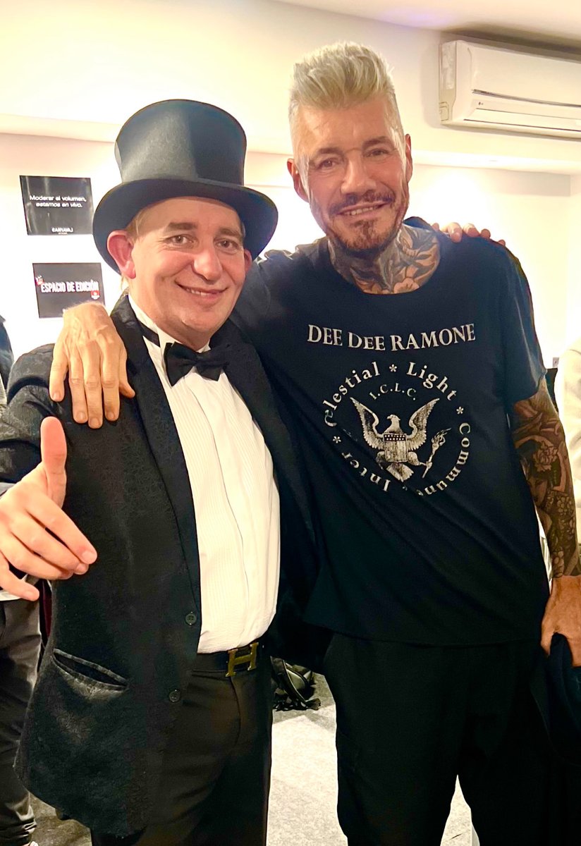 MAGOSINDIENTES's tweet image. Gracias #Amigo @cuervotinelli por la invitación al #Programa de hoy !!!! Un Streaming a pura Magia !!!!